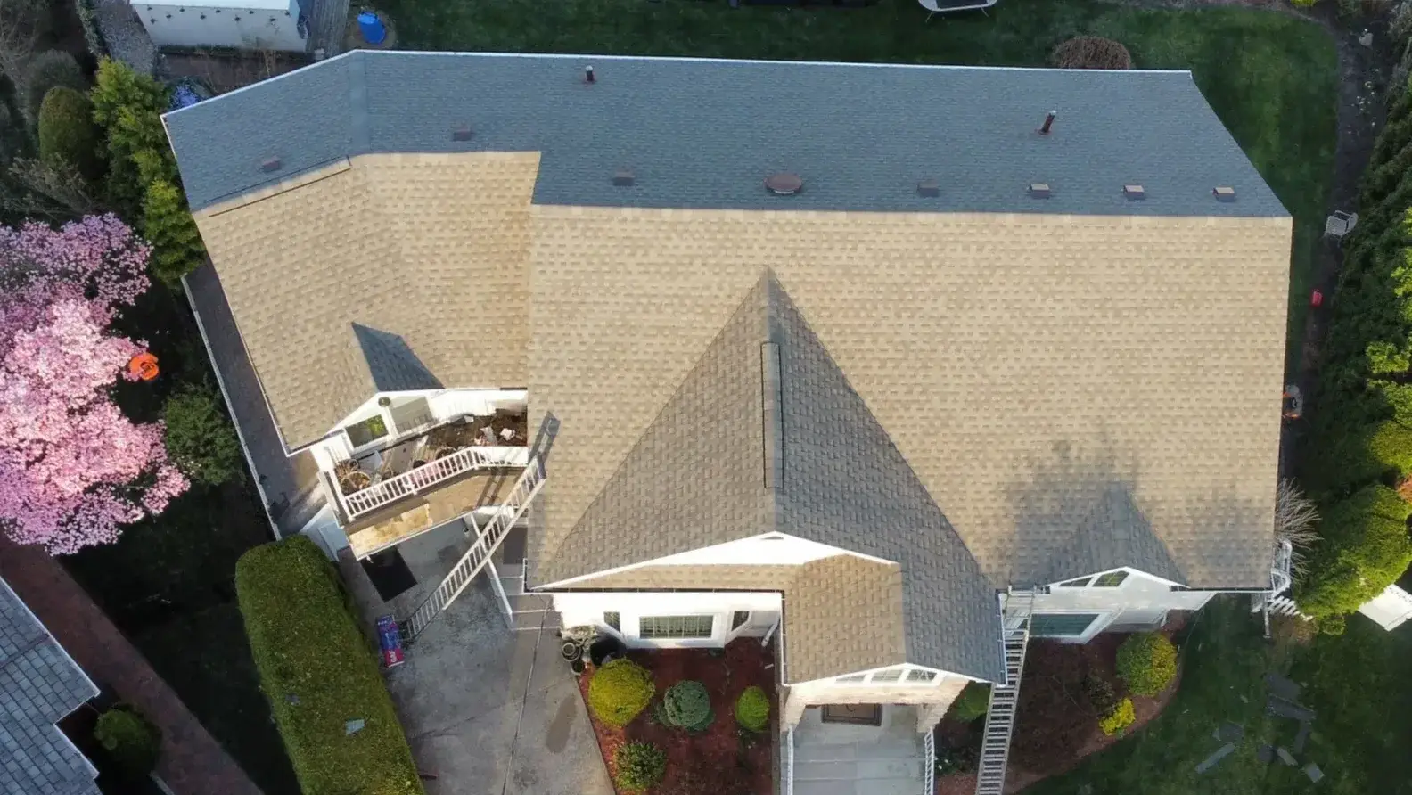 After: Roof replacement in Willowbrook
